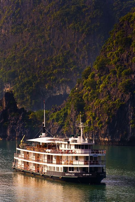 The Legendary Emeraude Classic Cruises On The Water Of Halong Bay