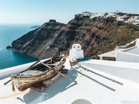 9 Epic reasons to visit Santorini, Greece | travel-boo | Portugal & Spain Travel Blog