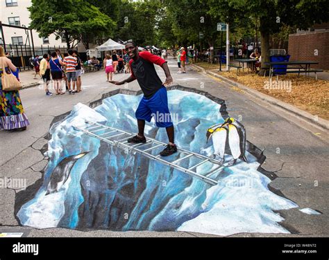 Chicago Usa 20th July 2019 A Man Poses For Photos With A 3d Chalk