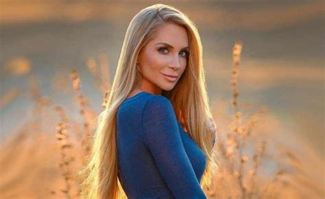 amanda elise lee workout routine and diet plan 2022