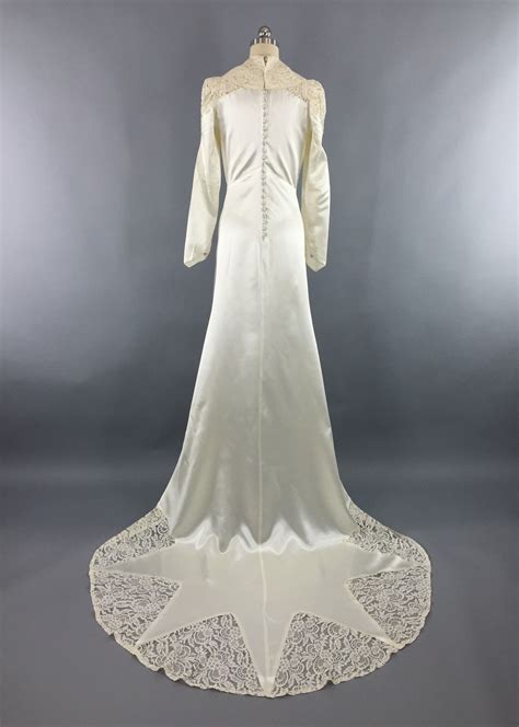 Vintage 1940s Wedding Dress Satin Star Ivory Satin And Lace Bridal G