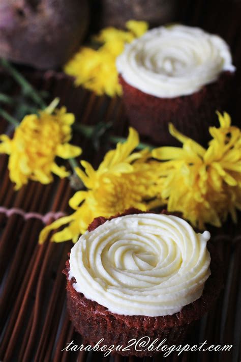 The frosting takes this red velvet cupcake recipe from great to fantastic. BEETROOT RED VELVET CUP CAKES | AIR TANGAN ZUHAIDA