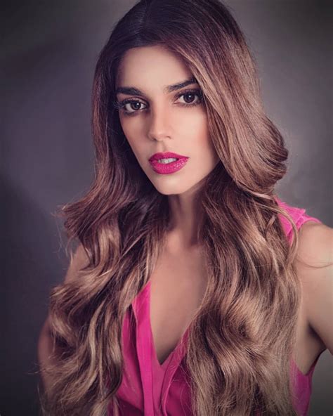 30 Amazing And Bold Pictures Of Sanam Saeed Reviewitpk