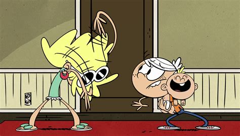 Image S1e01a Leni Trying To Get The Spider Outpng The Loud House