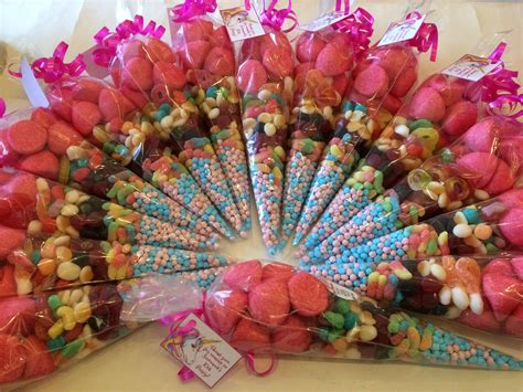 Pin By Sweet Memories On Candy Cones Candy Cone Sweet Cones Treat Cones