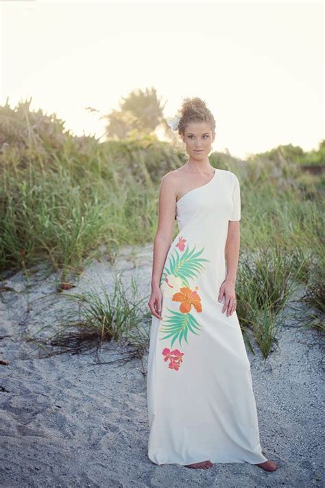 Https://favs.pics/wedding/beach Hawaiian Wedding Dress By Ishkabibbles Designs