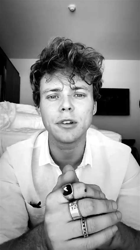 Gorgeous Ashton Irwin 5sos Irwin