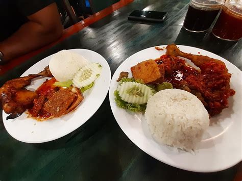 Jadi, singgahlah di restoran nasi ayam baba. Makan Nasi Ayam Penyet di Restoran Wong Solo Melaka ...