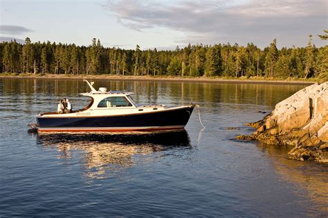 Luxury Downeast Style Picnic Boat For The Finest Cruising Yacht Boat