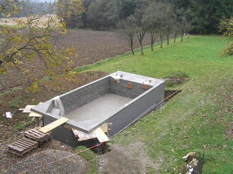 Just putting wet concrete back in there isn't going to help much, especially if the ground is still settling which it probably is. Foto Pool von oben | Garden in 2019 | Above ground pool, Concrete pool, In ground pools