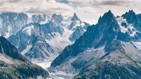Fond Décran Chamonix Mont Blanc France Paysage Montagnes Fleurs