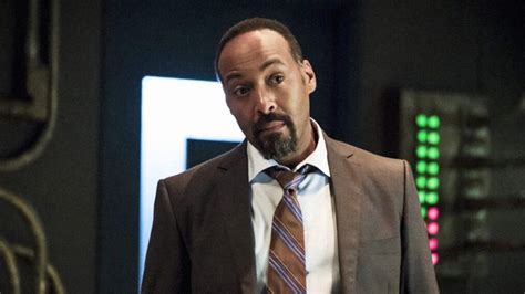Jesse L Martin Exits The Flash As Series Regular Joins Nbc Pilot The Irrational