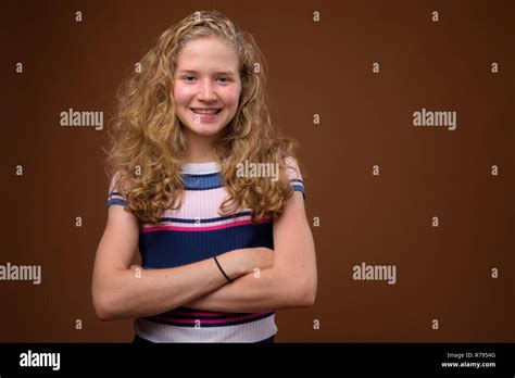 Blonde Teenage Girl Smiling Hi Res Stock Photography And Images Alamy