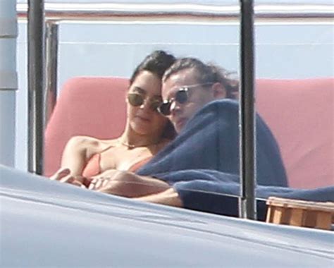 Kendall Jenner And Harry Styles Pictured Kissing On Luxury Yacht Ahead