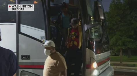 Bus Carrying Migrants Arrives In Washington Dc Fox News Video