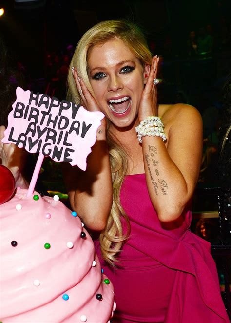 Avril Lavigne Celebrates Her Birthday Mirror Online