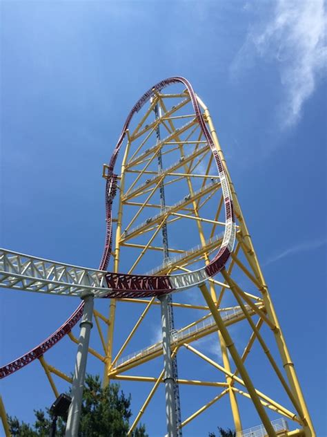 Top thrill dragster is the second tallest roller coaster in the world at 420ft. Top Thrill Dragster Review - Incrediblecoasters
