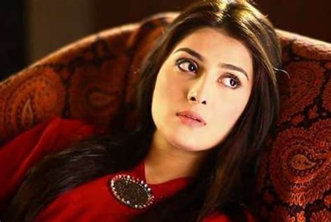 Ayeza Khan Shares Her Look In The New Drama Reviewitpk