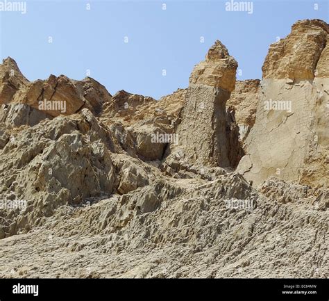 Lots Wife Pillar Of Salt Mount Sodom Israel Stock Photo 76396681