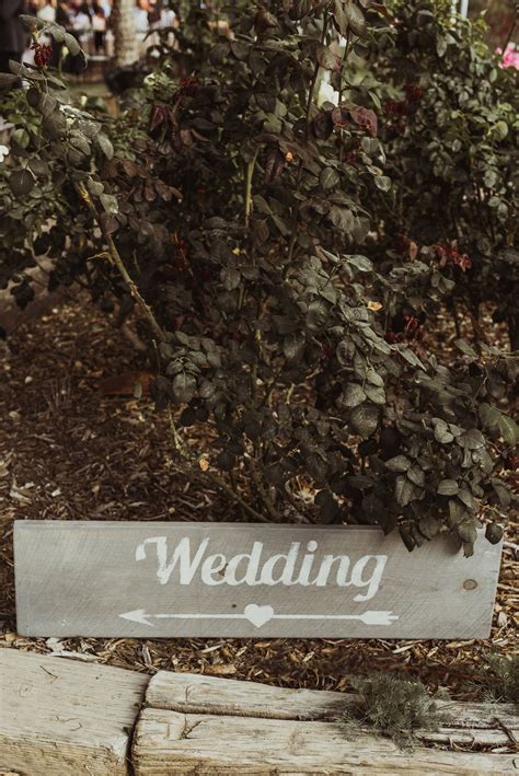 Diy Rustic Chic Wedding Sign Garden Wedding Details Rustic Wedding