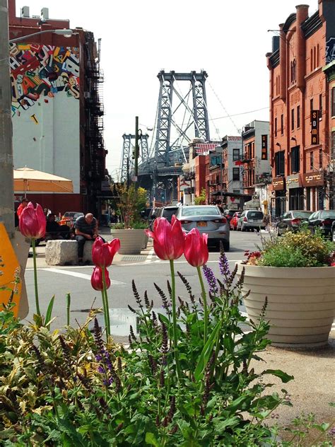 Travel Discovering Brooklyns Greenpoint And Williamsburg Neighborhoods Williamsburg The
