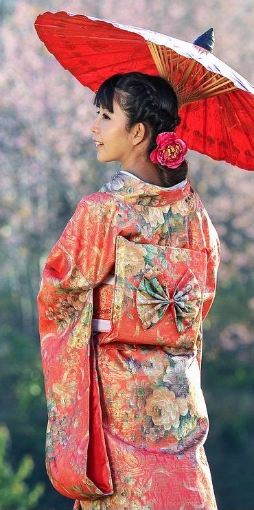 What Is A Kimono Some Interesting Facts About This Traditional Japanese Clothing Sew Guide