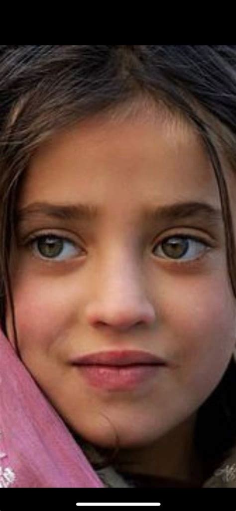 アフガニスタン人の瞳の色。 インドジュエリー総合研究所