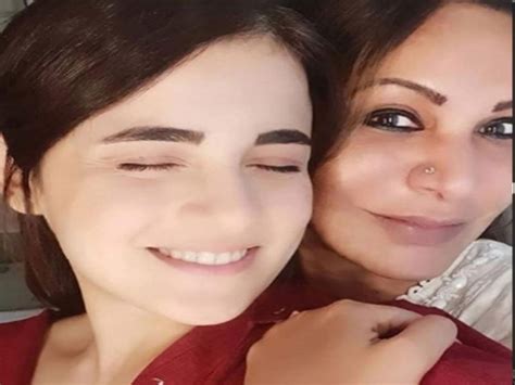 Angrezi Medium Actress Radhika Madan Unites With Her Mom After Her 14 Day Quarantine Period