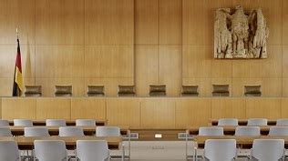 Das bundesverfassungsgericht mit sitz in karlsruhe wurde 1951 gegründet und besteht aus 16. Bundesverfassungsgericht - Das Gericht