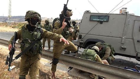 مقتل جندي إسرائيلي متأثرا بإصابته بحجر