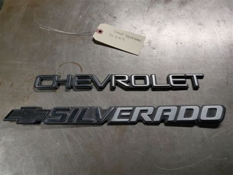 2005 Silverado Tailgate Emblem Badge Nameplates Letter Decal Chevrolet