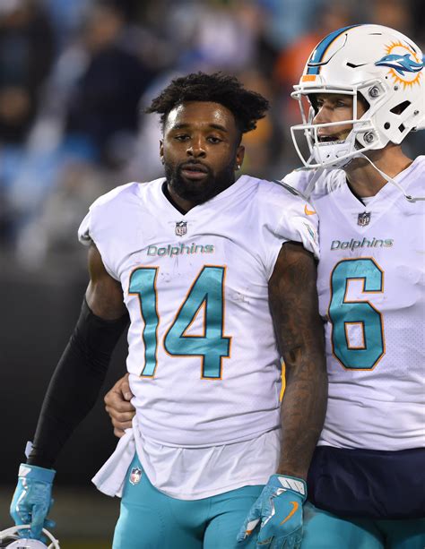 Pack your bags: Miami reportedly trades Jarvis Landry to Cleveland