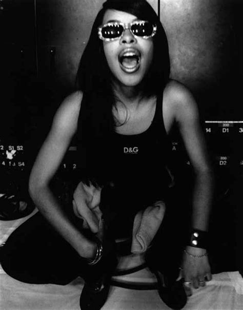 aaliyah aaliyah photo 26067970 fanpop