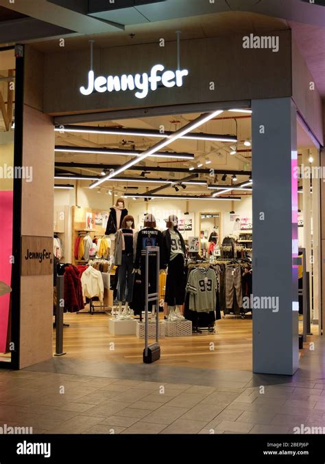 Jennyfer Storefront Jennyfer Is A French Brand Chain Of Ready To Wear Fashion Oriented Female