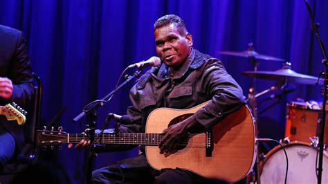 Review Gurrumul An Aboriginal Singer Makes U S Debut The New York Times