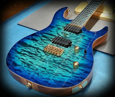 Carvin Guitars Dc600 Deep Aqua Burst Over Quilted Maple Top And An