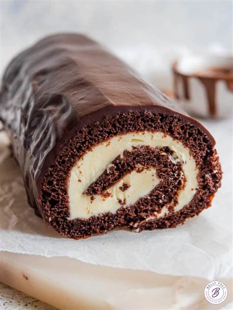 This Easy Chocolate Swiss Roll Cake Has A Light Sponge Creamy Filling