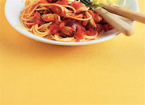 Spaghetti Met Mossel Tomatensaus Recept Allerhande Albert Heijn Hot