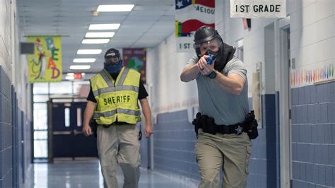 In Mass Shootings Police Are Trained To ‘confront The Attacker The