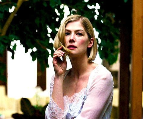 Kylie Ren — Gal Gadot Rosamund Pike As Amy Dunne In Gone