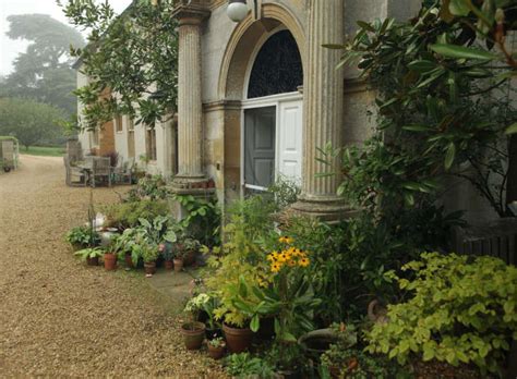 Garden Visit At Home With Rosie Bose Of Glendon Hall Gardenista