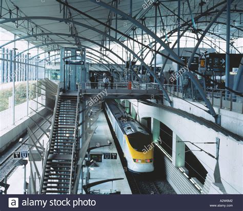 Descendre à l'arrêt gare lille europe sur la ligne 2. FRANCE NORD/ PAS-DE-CALAIS LILLE GARE LILLE- EUROPE AND ...