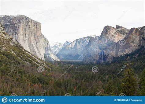 View Of Nature Landscape At Yosemite National Park In The Winterusa