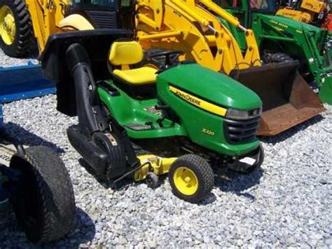 204 John Deere X320 Lawn And Garden Tractor W Bagger