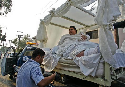 Manuel Uribe Formerly Worlds Heaviest Man Has Flatbed Truck