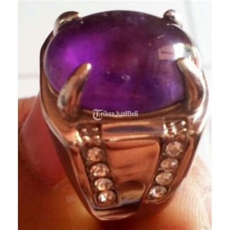 Arti warna ungu melambangkan pengharapan besar, aura spiritual, misterius menarik perhatian, bermartabat, independen, sensivitas, kekuatan warna coklat identik dengan sesuatu yang natural. Batu Cincin Amethyst Warna Ungu Gelap Natural Elegan di ...