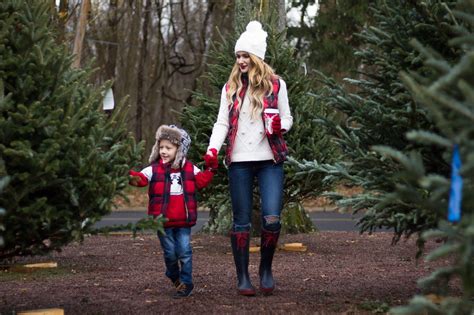 Mom and son eating togetherness cheerful concept. Mother and Son Holiday Outfits. Holiday Outfit, Christmas ...