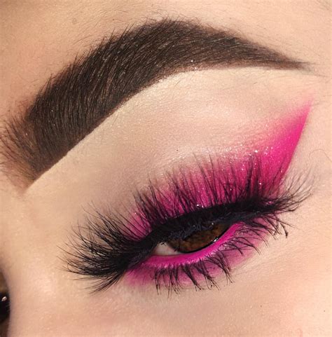 Simple Pink Eyeliner Makeuplounge
