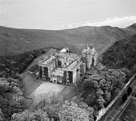 Dyndryfan Dunraven Castle ἹΣΤΟΡΊΑ