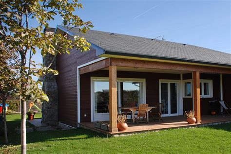 En 130 metros cuadrados logra establecer un total de 3 dormitorios, un garaje para. Porches de madera y cenadores de alta gama